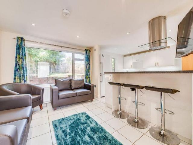 House for rent in Hales Place, The Bridge