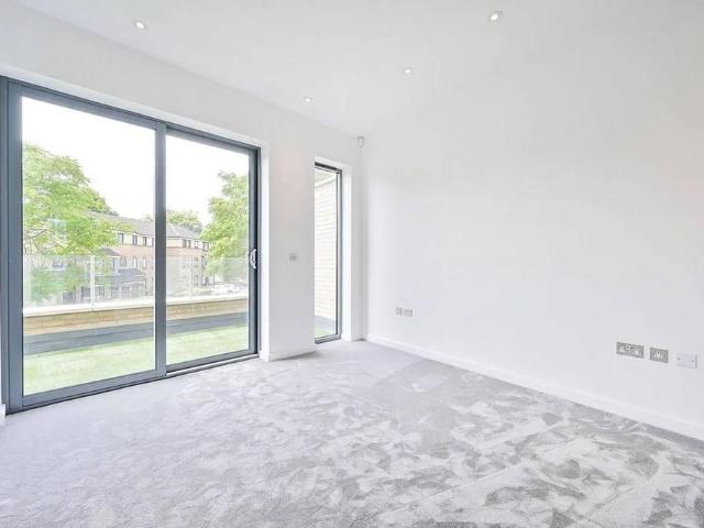 House for rent in Strand-on-the-Green, Greater London