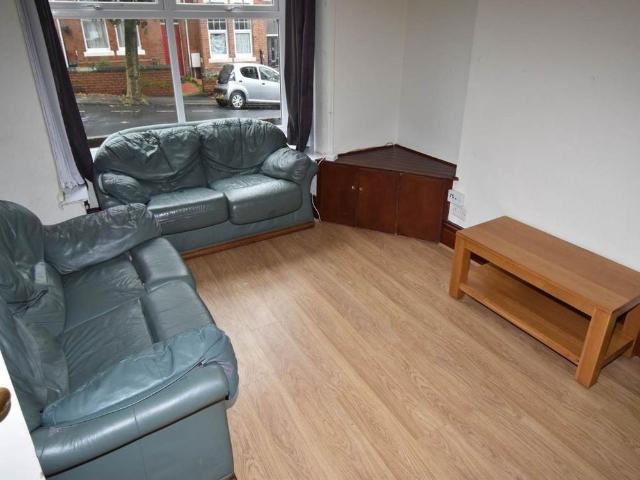 House for rent in Nangreaves, Wales