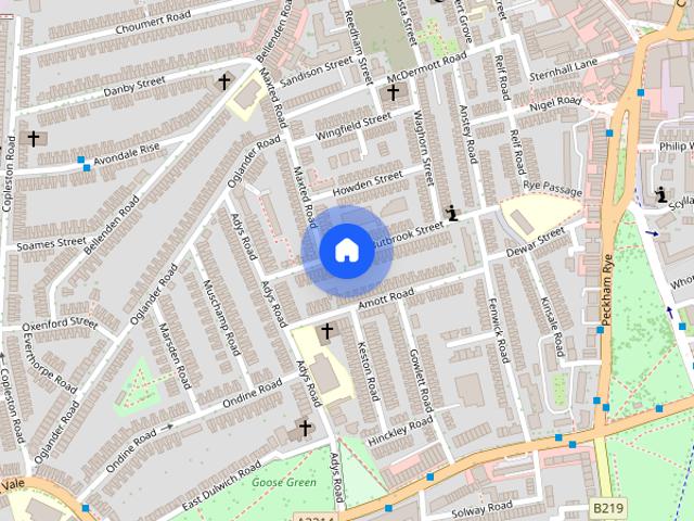 Townhouse for rent in Bellenden, Greater London
