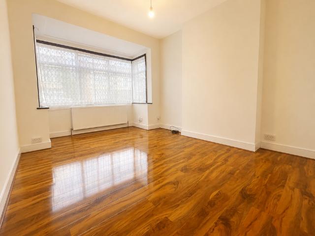 House for rent in Seven Kings, Greater London