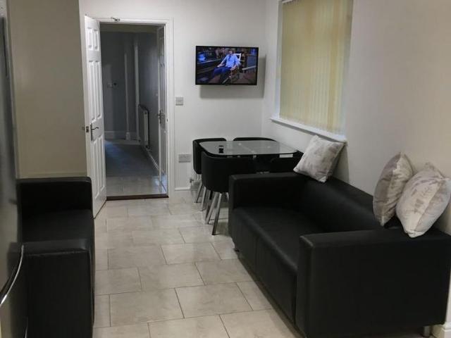 House for rent in Nangreaves, Wales