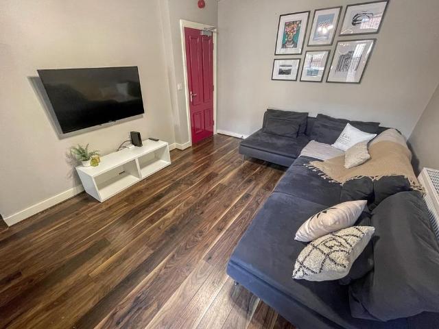 House for rent in Kensington, Calderstones