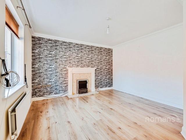 House for rent in Haydon End, Abbey Mead