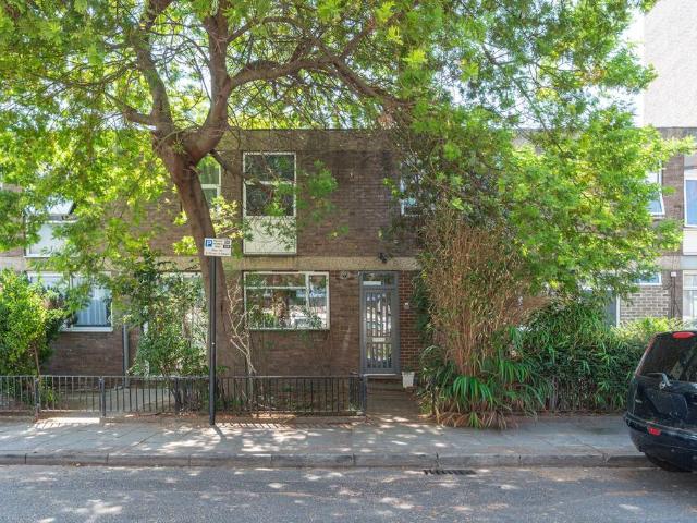 House for rent in Stockwell, Greater London