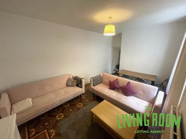 House for rent in Plasnewydd, Falcon Lodge