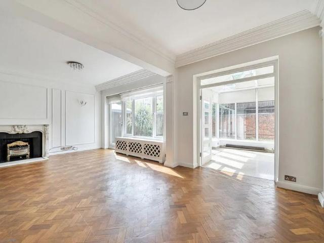 House for rent in Belsize Park, Greater London
