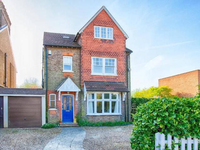 House for rent in Hatching Green, Five Acres