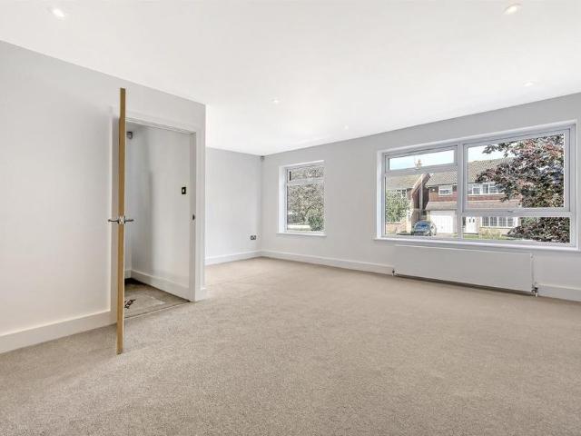 House for rent in Ingatestone and Fryerning, Navestock Side