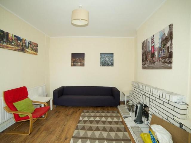 House for rent in Nangreaves, Wales
