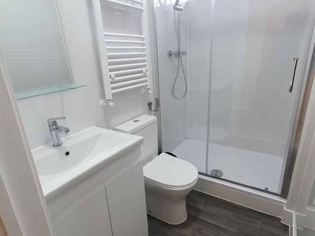 House for rent in Plasnewydd, Falcon Lodge