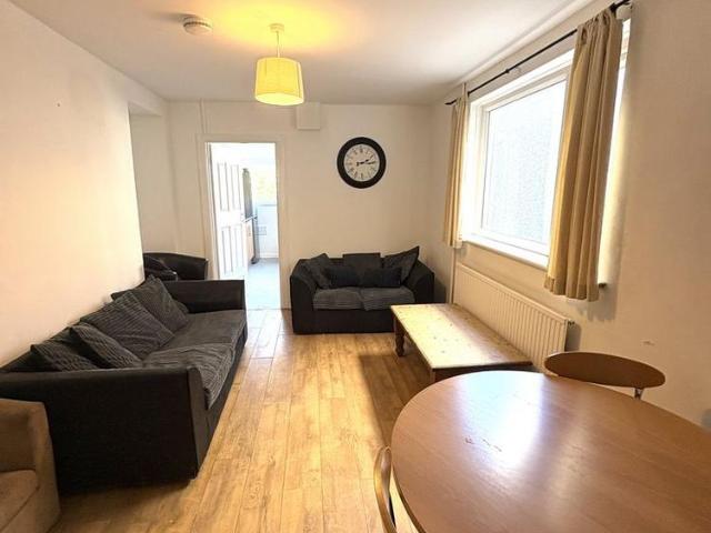 House for rent in Nangreaves, Wales