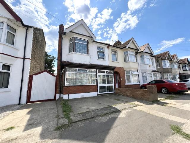 House for rent in Seven Kings, Greater London