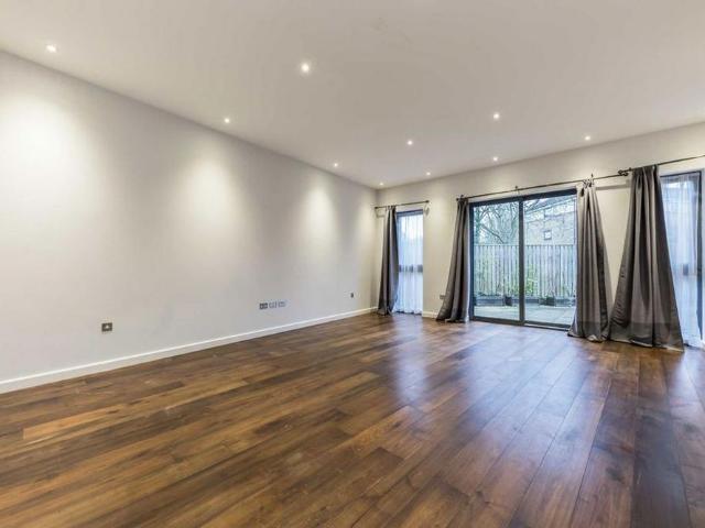 House for rent in Strand-on-the-Green, Greater London