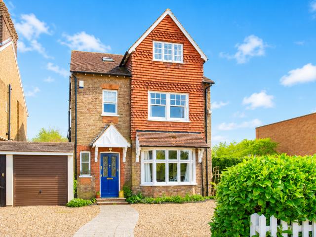 House for rent in Hatching Green, Five Acres