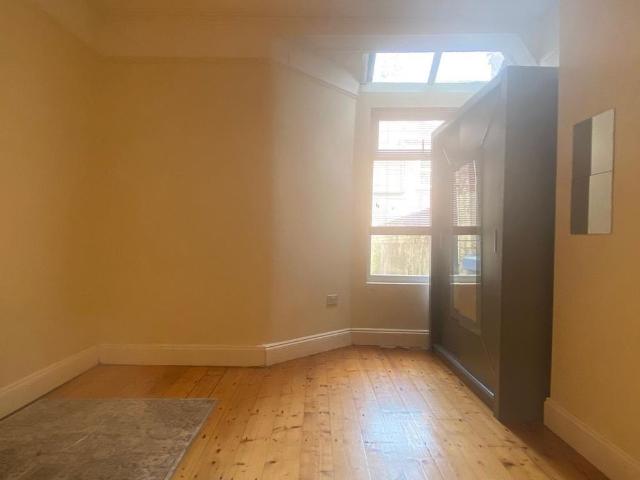 House for rent in Calderstones