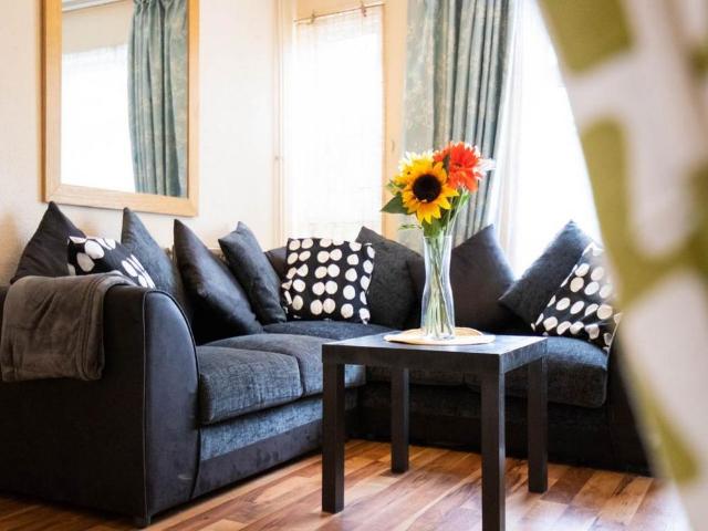 House for rent in St. Dunstan's, The Bridge