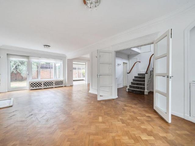 House for rent in Belsize Park, Greater London