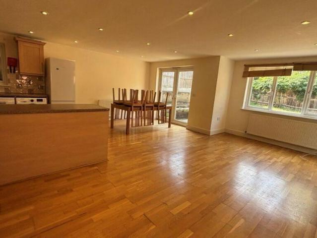 House for rent in Southgate, Greater London