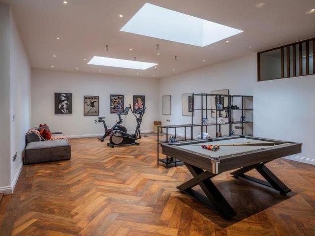 House for rent in Chalk Farm, Cat Hill