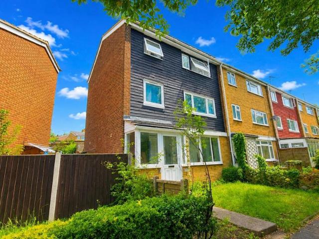 House for rent in Bourne End, Pouchen End