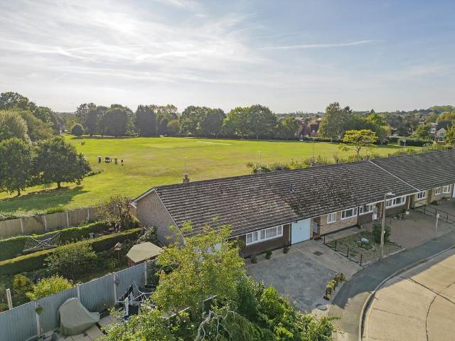 House for rent in Ingatestone and Fryerning, Navestock Side
