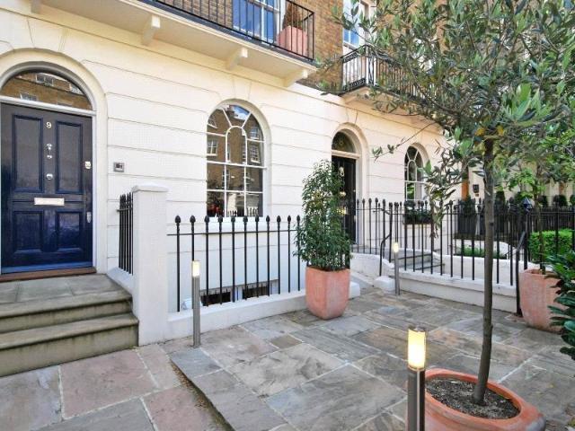House for rent in Belgravia, Greater London