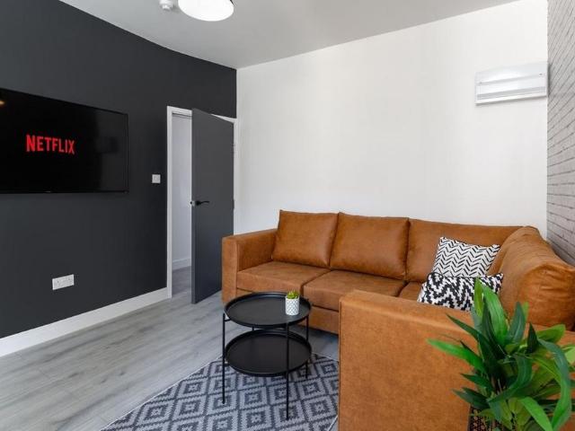 House for rent in Kensington, Calderstones