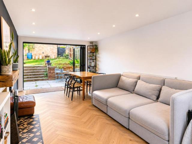 House for rent in Bourne End, Pouchen End