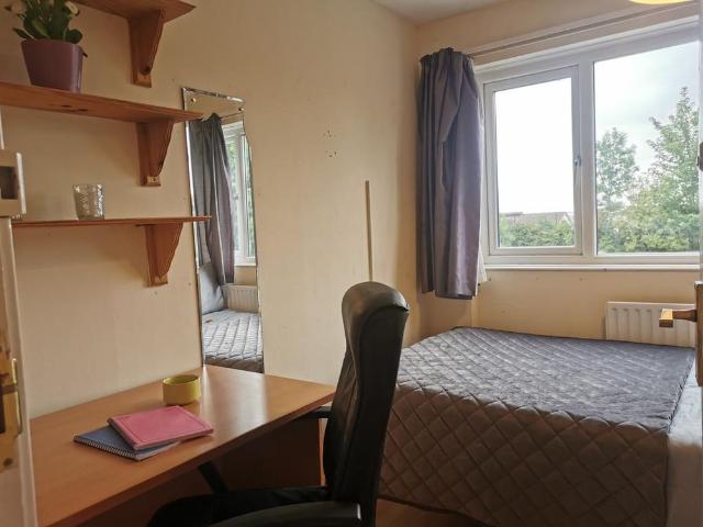 Room for rent in Barracks, Canterbury