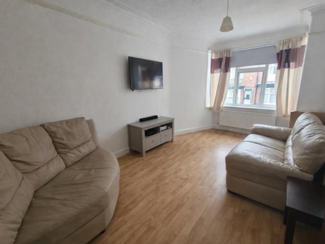 House for rent in Hyde Park, West Yorkshire