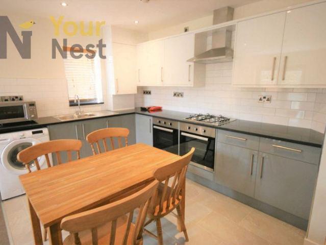 House for rent in Beckett Park, Headingley