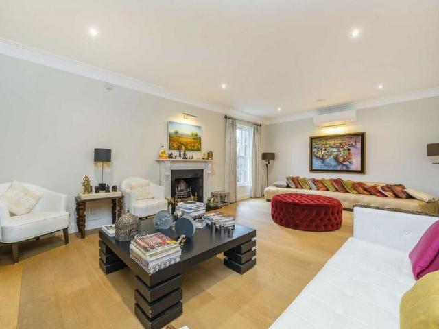 House for rent in London Borough of Merton, Raynes Park