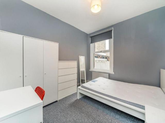 House for rent in London Borough of Lewisham, Ladywell