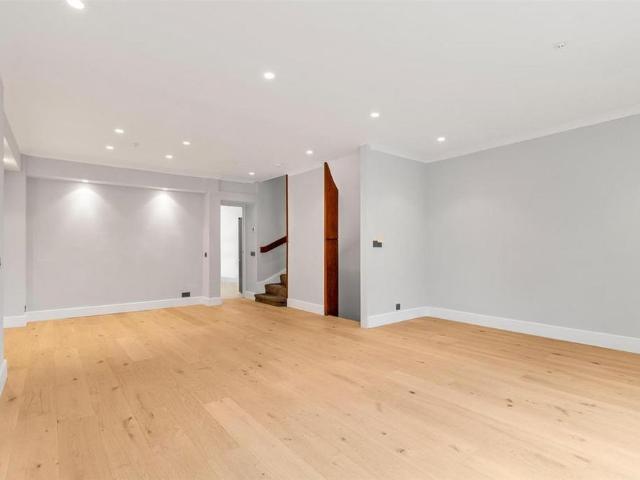 House for rent in Westminster, Victoria