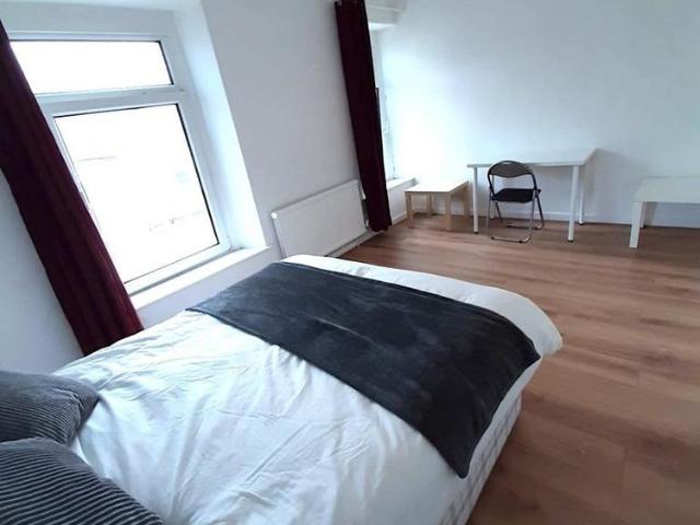 House for rent in Nangreaves, Wales