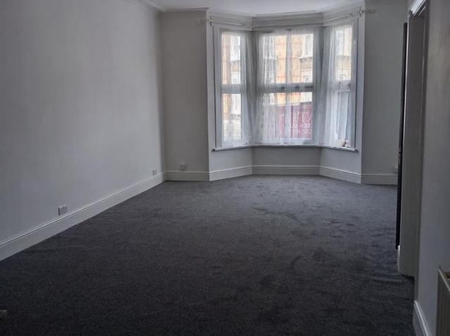 House for rent in Seven Kings, Greater London