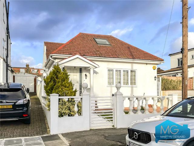 House for rent in Mill Hill, Greater London
