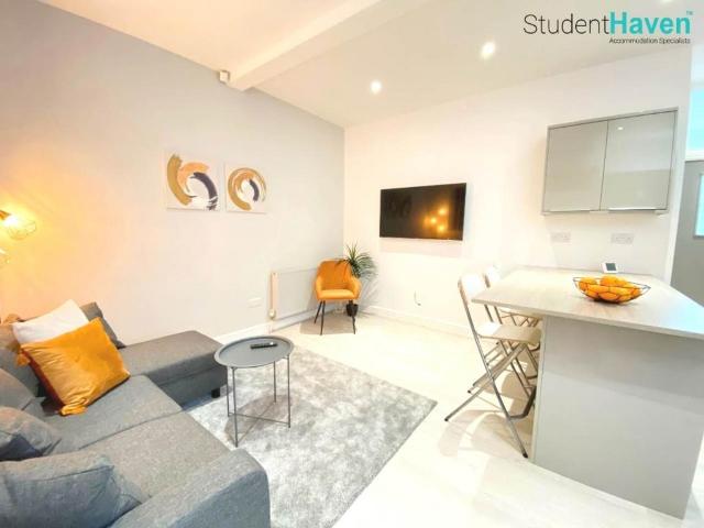 House for rent in Moldgreen, Moldgreen