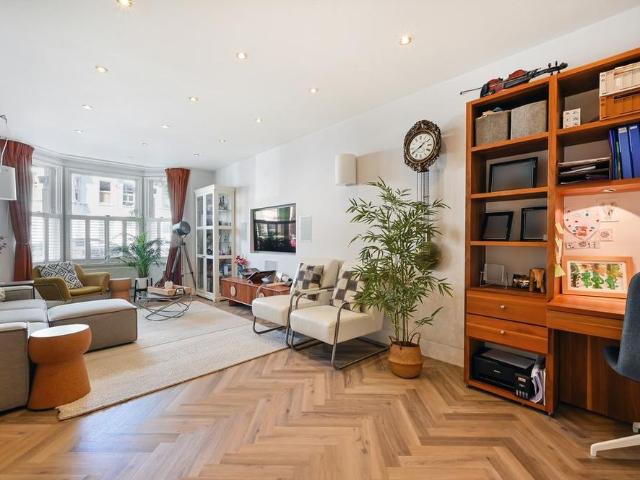 House for rent in London Borough of Hammersmith and Fulham, Greater London