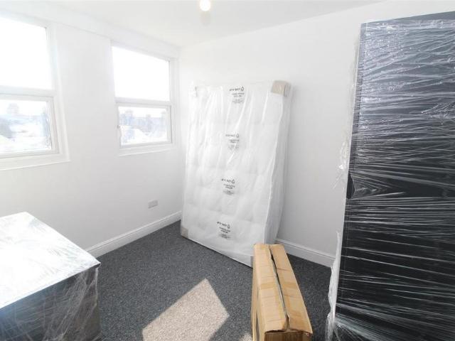 House for rent in Plasnewydd, Falcon Lodge