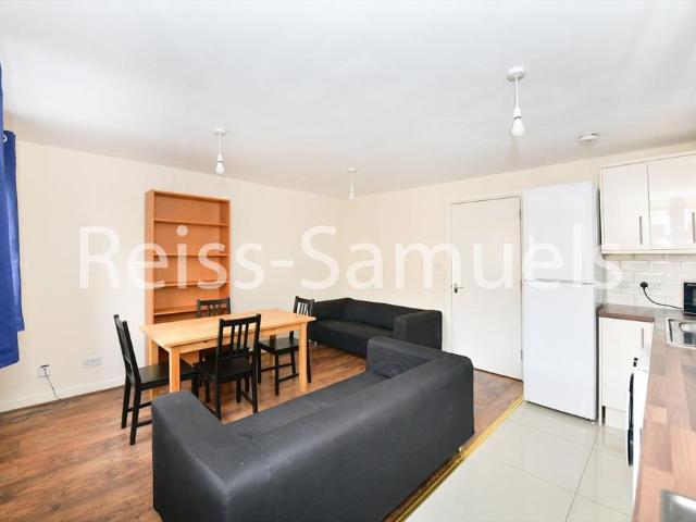 House for rent in Poplar Grove, Greater London