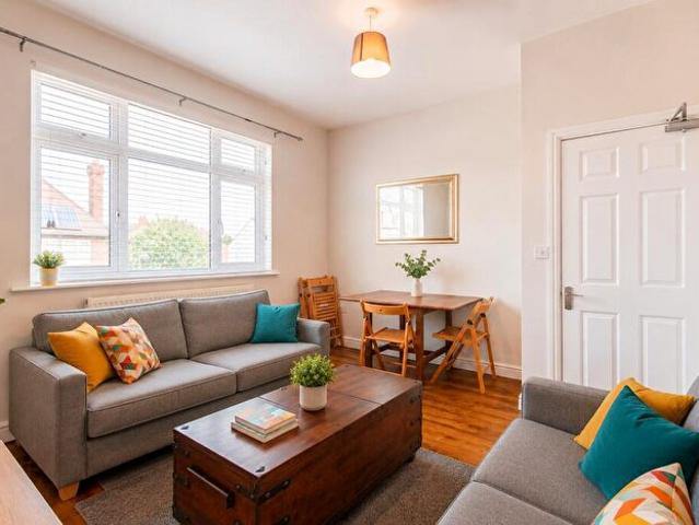 Apartment for rent in Lady Bay, Barton In Fabis