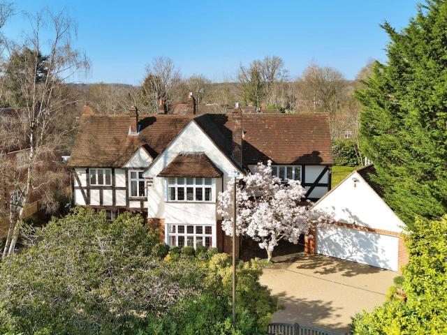 House for rent in Beaconsfield, Knotty Green