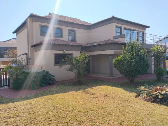 House for rent in Waterkloof, Gauteng