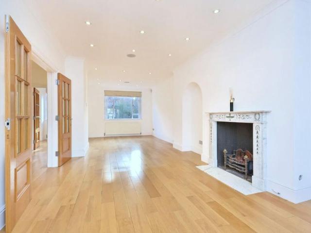 House for rent in St. John's Wood, Greater London