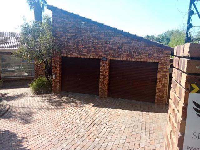 House for rent in Sundowner, Randburg