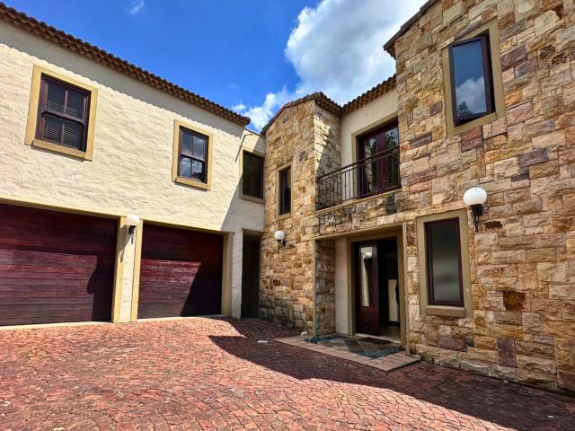 House for rent in Waterkloof, Gauteng
