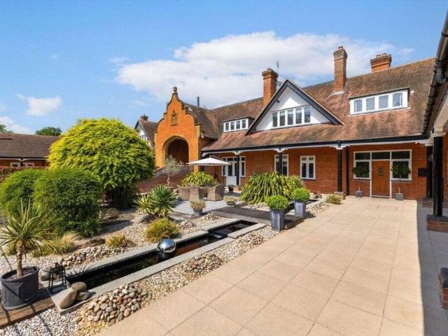 House for sale in Warwick, Warwickshire