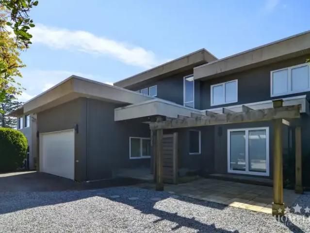 House for rent in White Rock, British Columbia